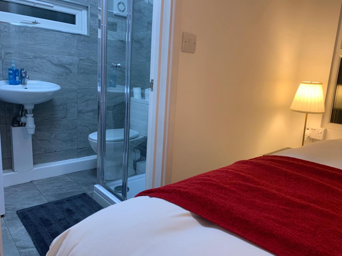 Double Room Private Bathroom