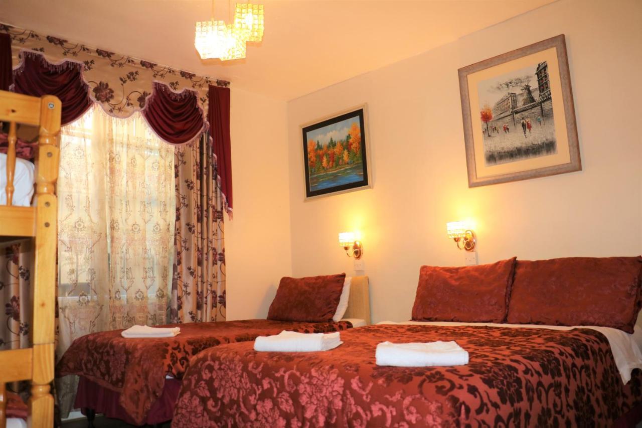 Quarto Familiar (5 Adultos)