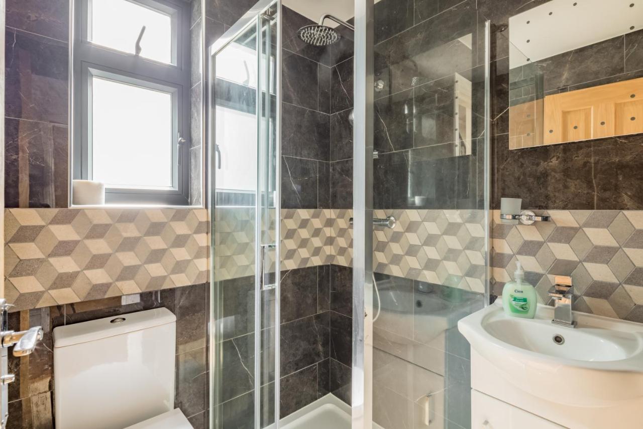 Double Room with Shared Bathroom,1247724985:JPEG
