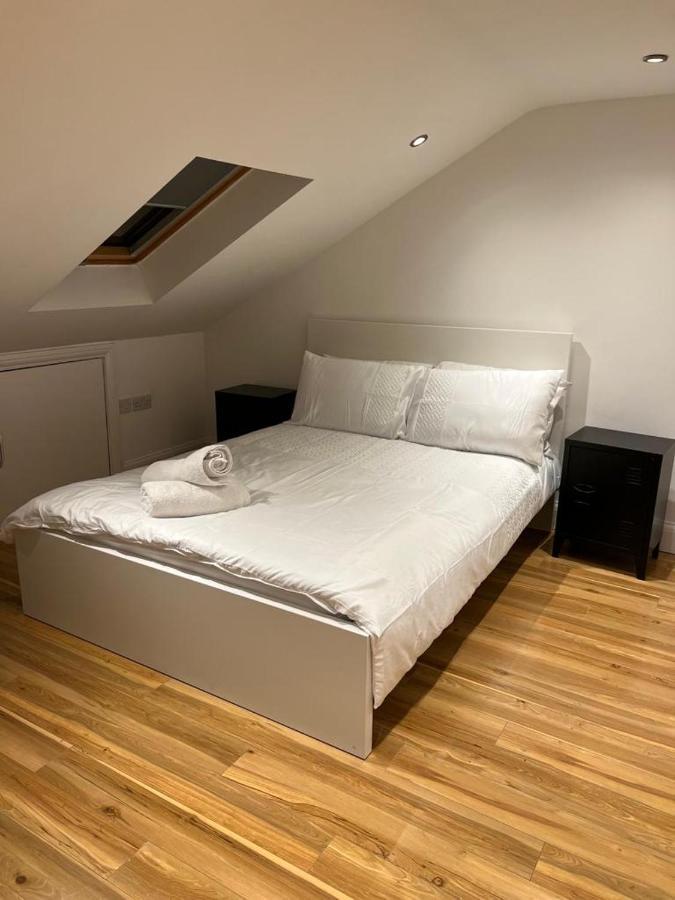 Deluxe Double Room Shower,1294485835:JPEG