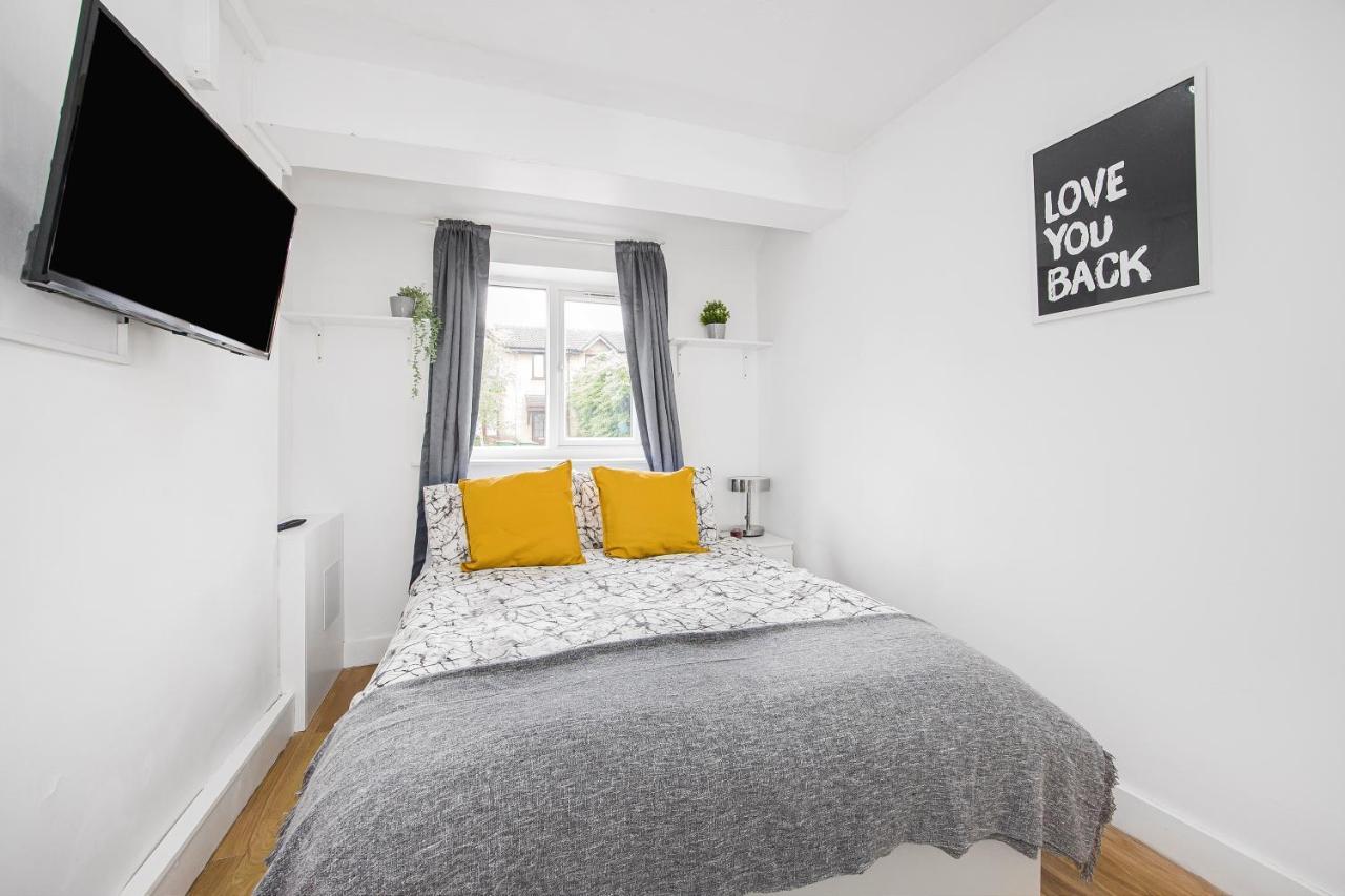 Quarto Duplo com Casa de Banho Partilhada