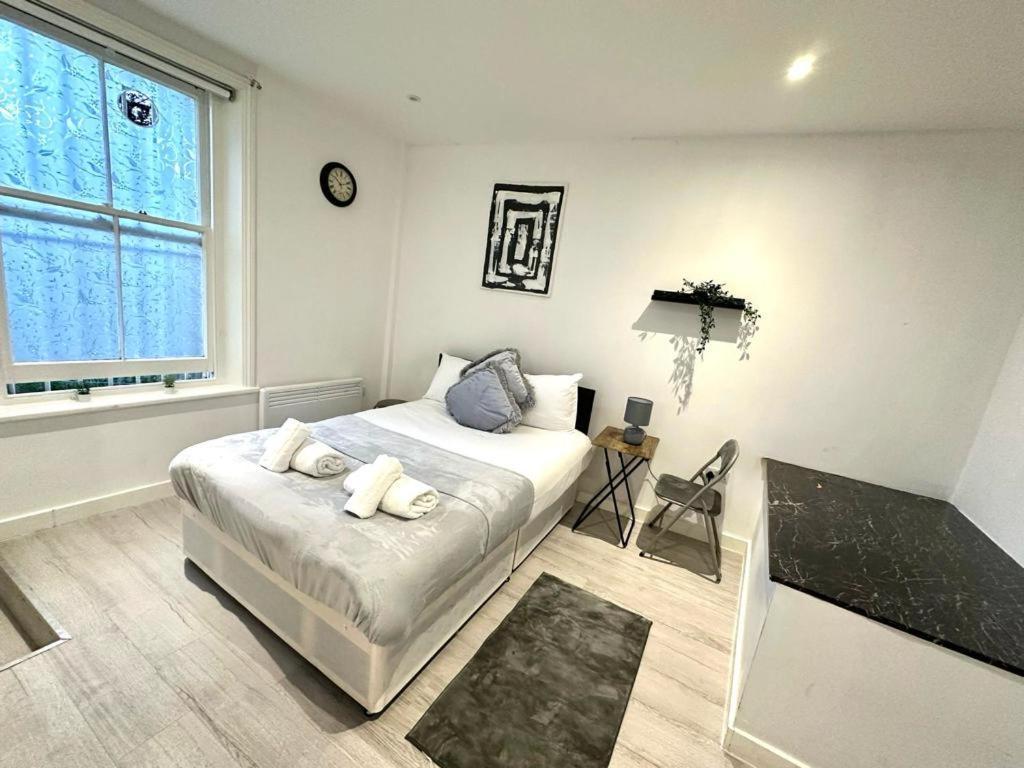 Double Room Private Bathroom