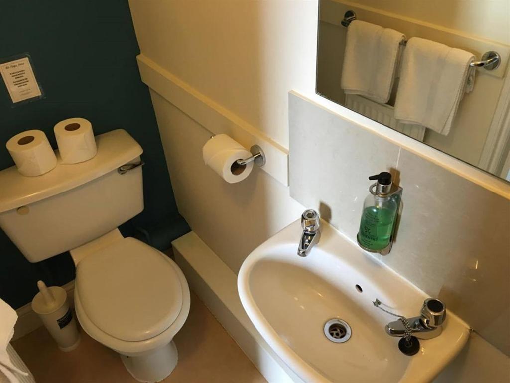 Twin Room Shower