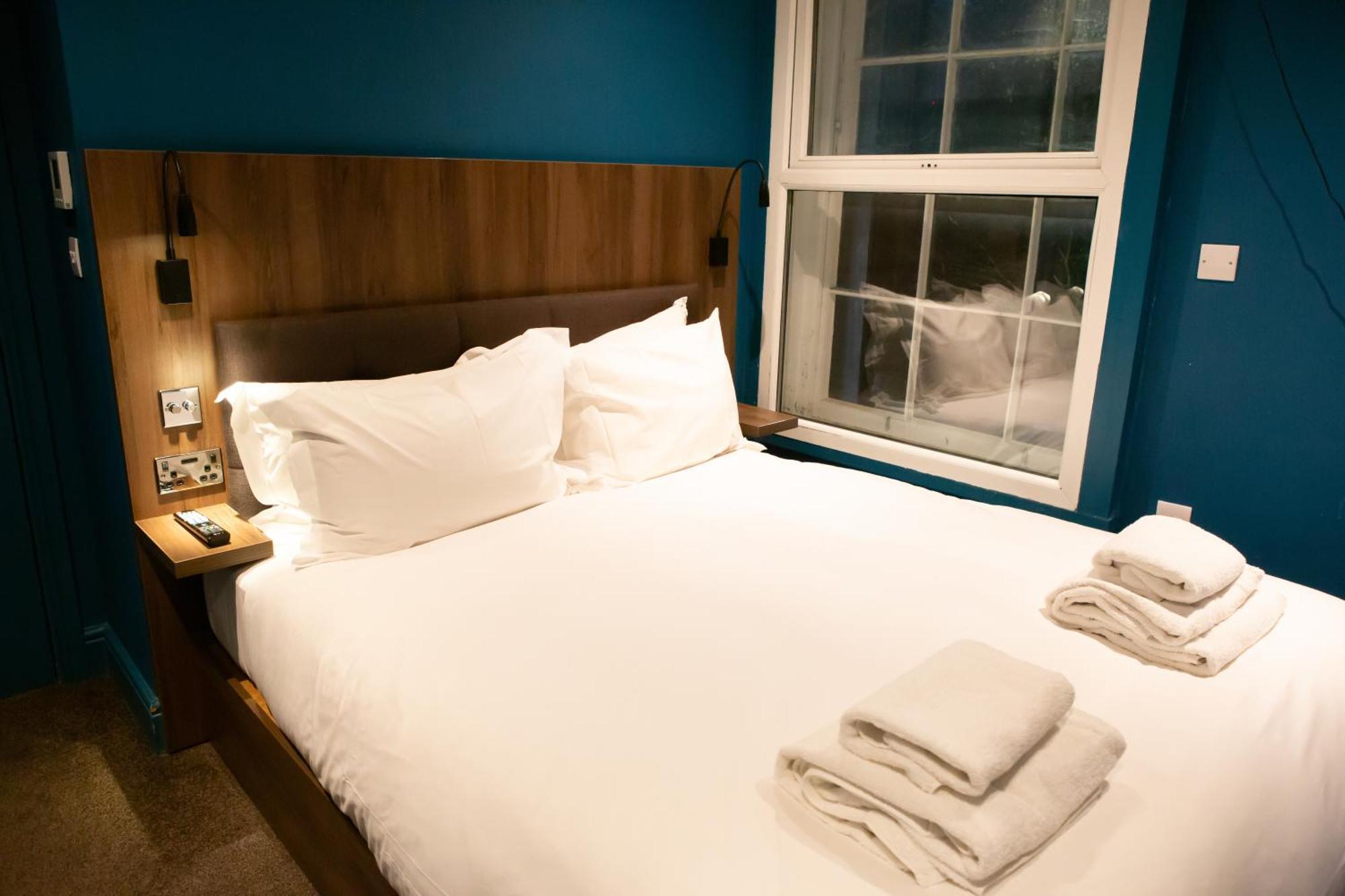 Double Room Private Bathroom