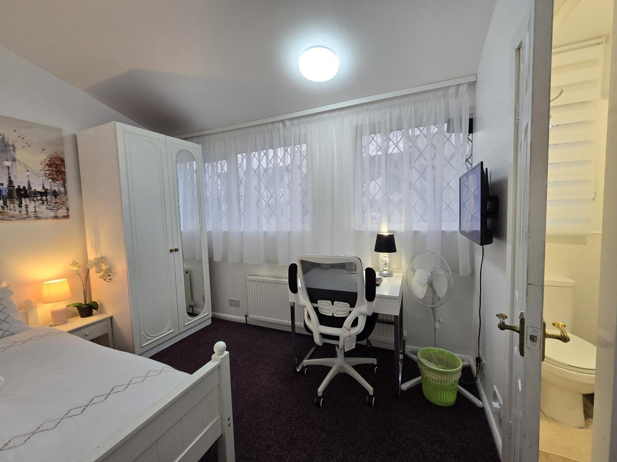Standard Single Room Shower