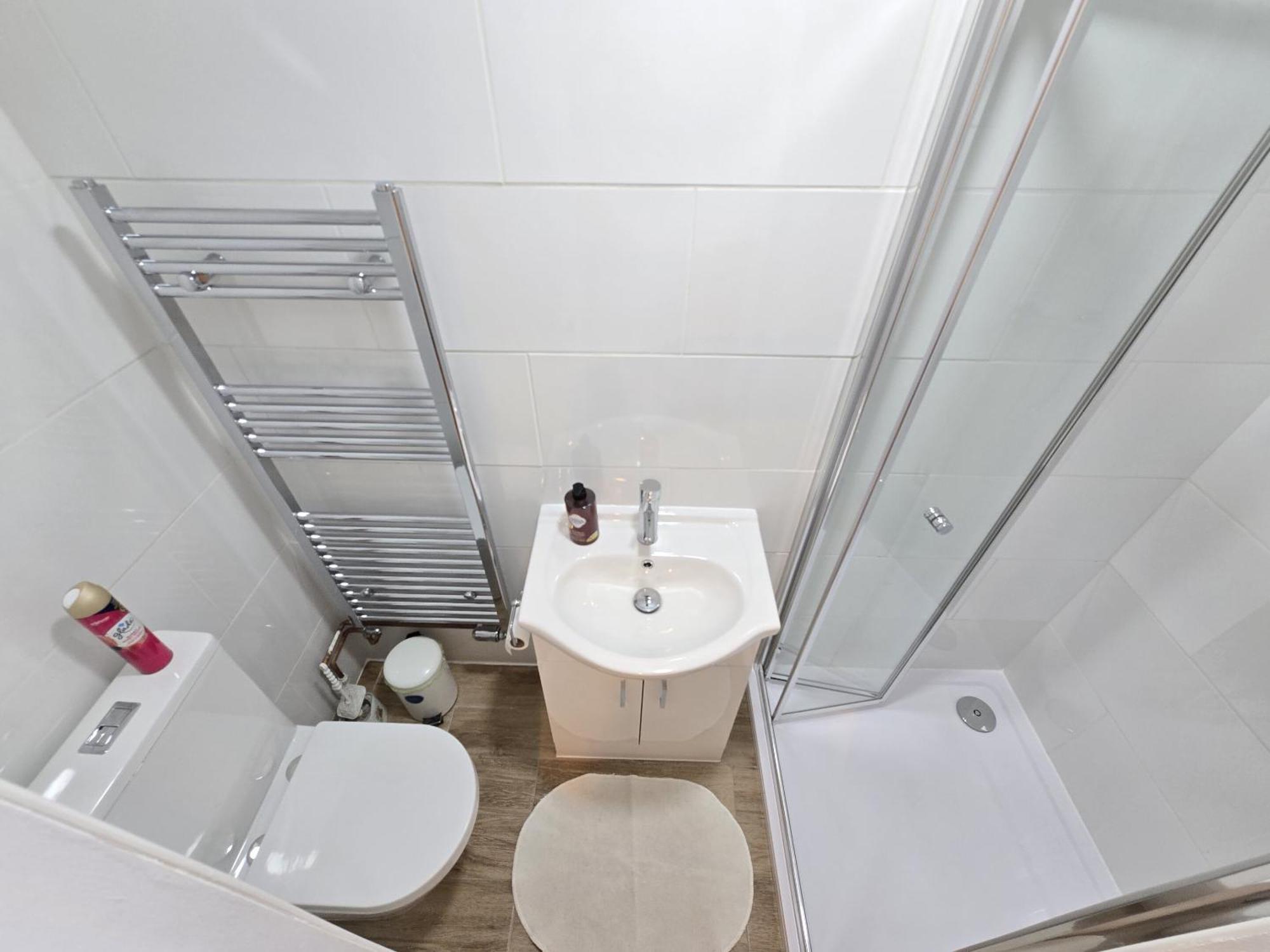 Single Room Private Bathroom