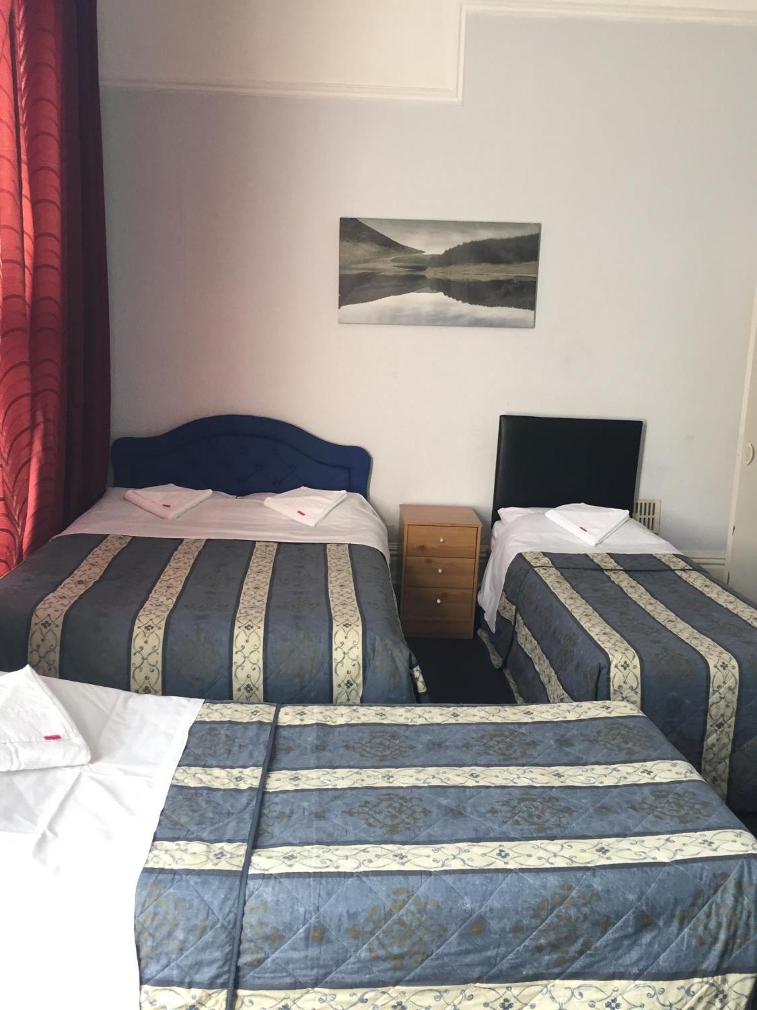 Family Room (5 Adults) with Private Bathroom,752690111:JPEG