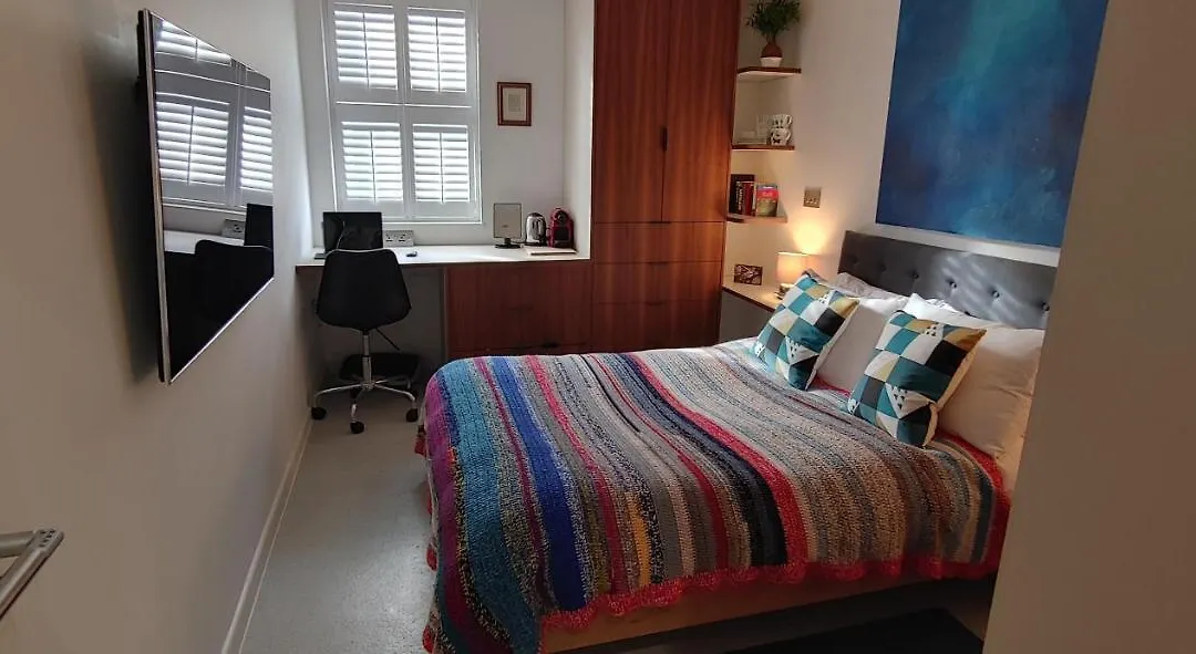 Comfortable Room With Ensuite-1
