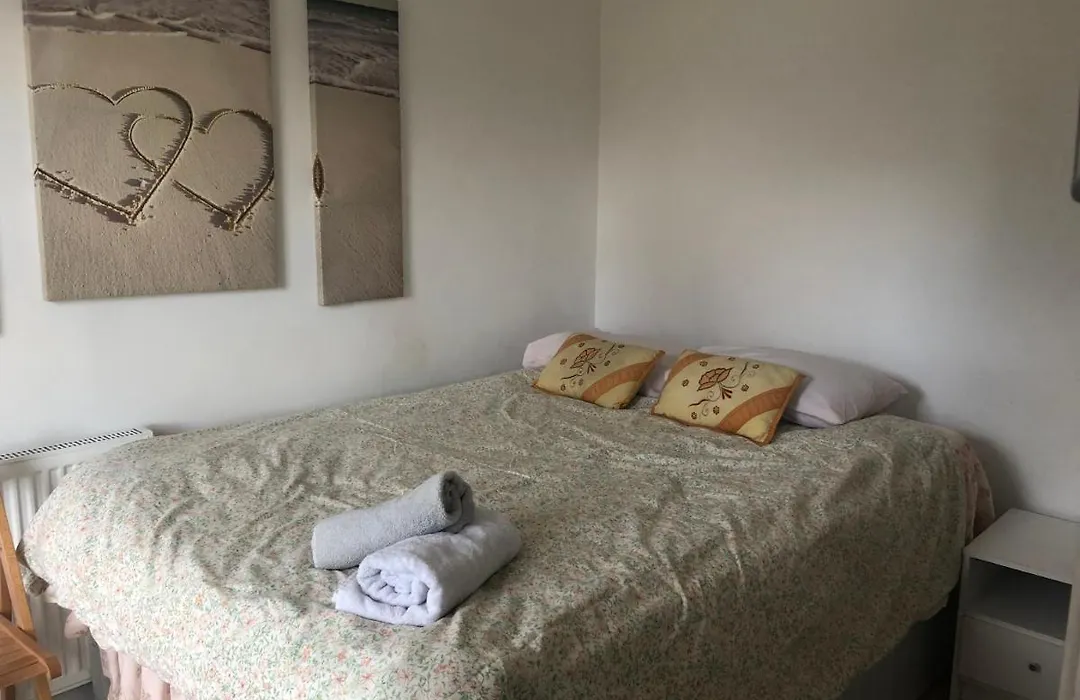 Double Room With Shared Bathroom And Kitchen Rm2-1
