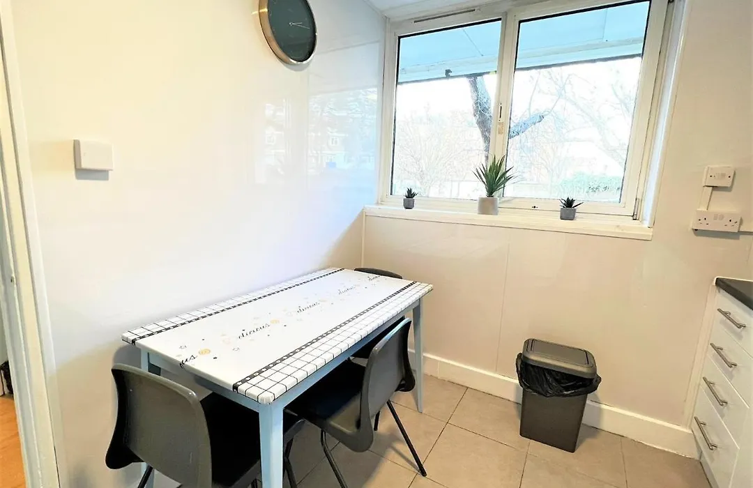 Stepney Green 17 Double Bedrooms-1
