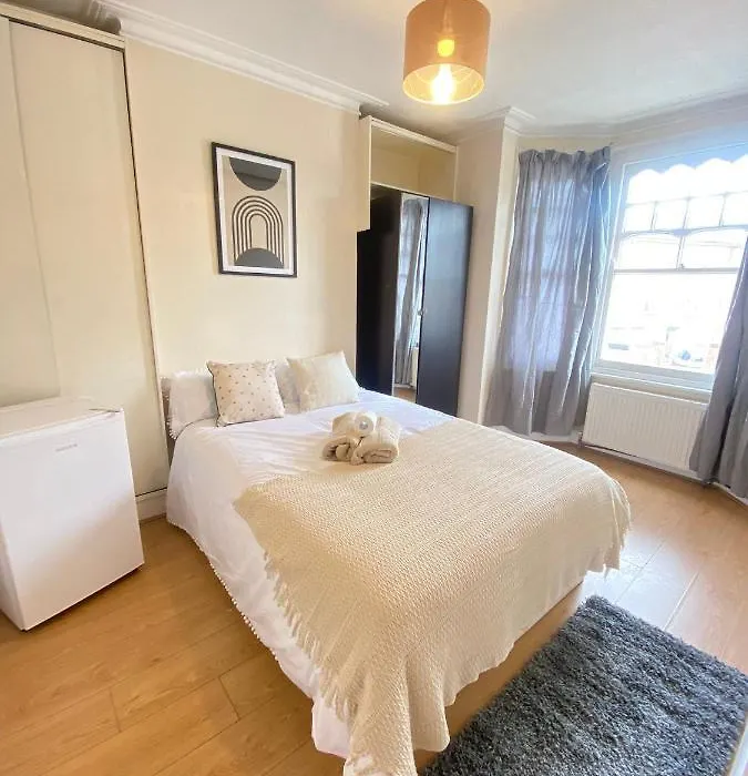Seven Sister'S Rooms-1