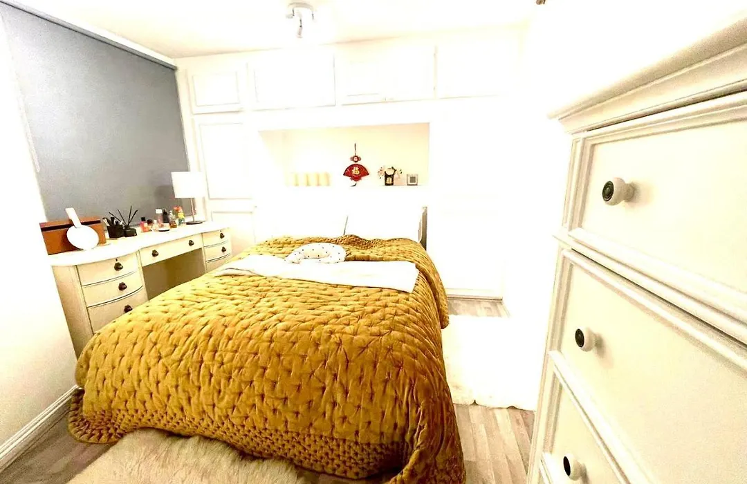 Cosy Central Room-1