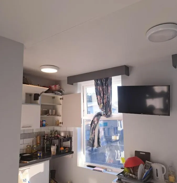 Mo'S Room-1
