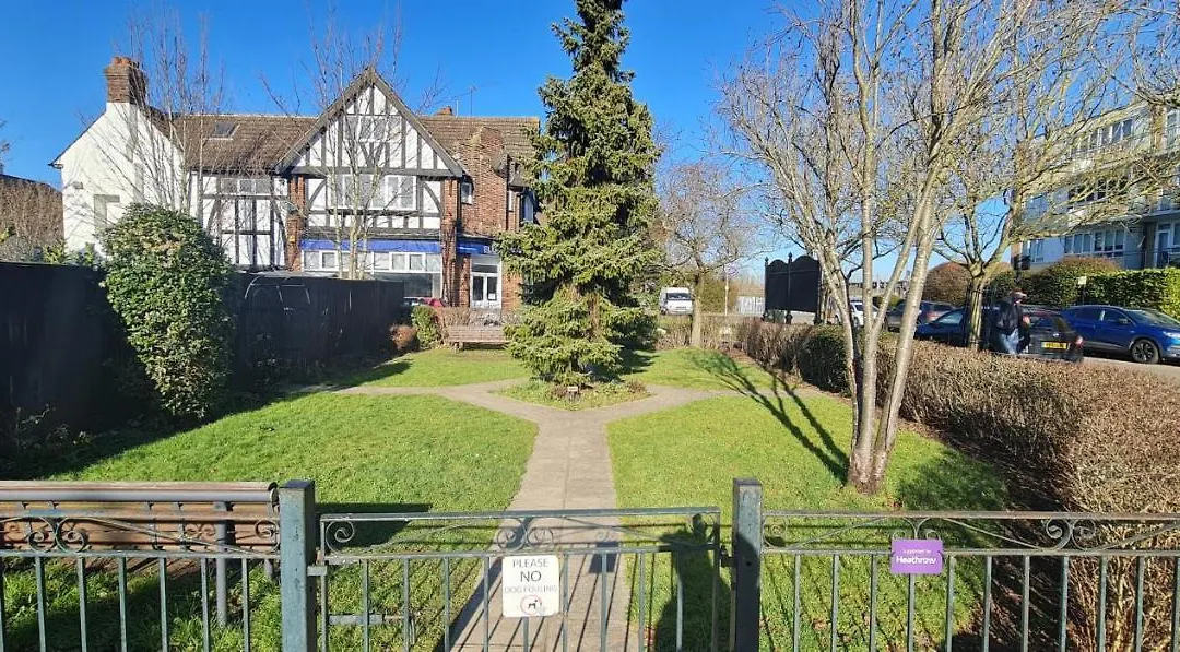 Move Inn Estates - Multiple Rooms-1