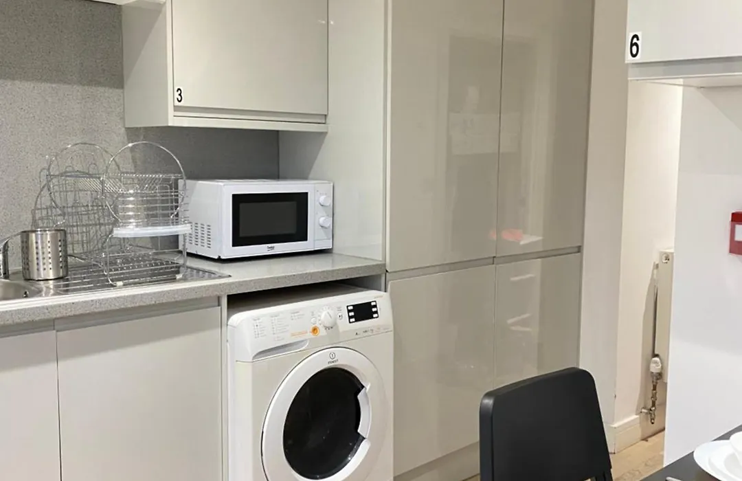 Cozy En-Suite Near Stratford-1