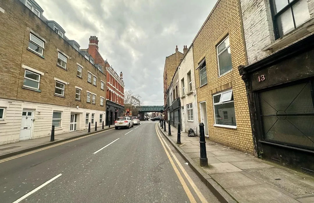 Bethnal Green Rooms R3-1