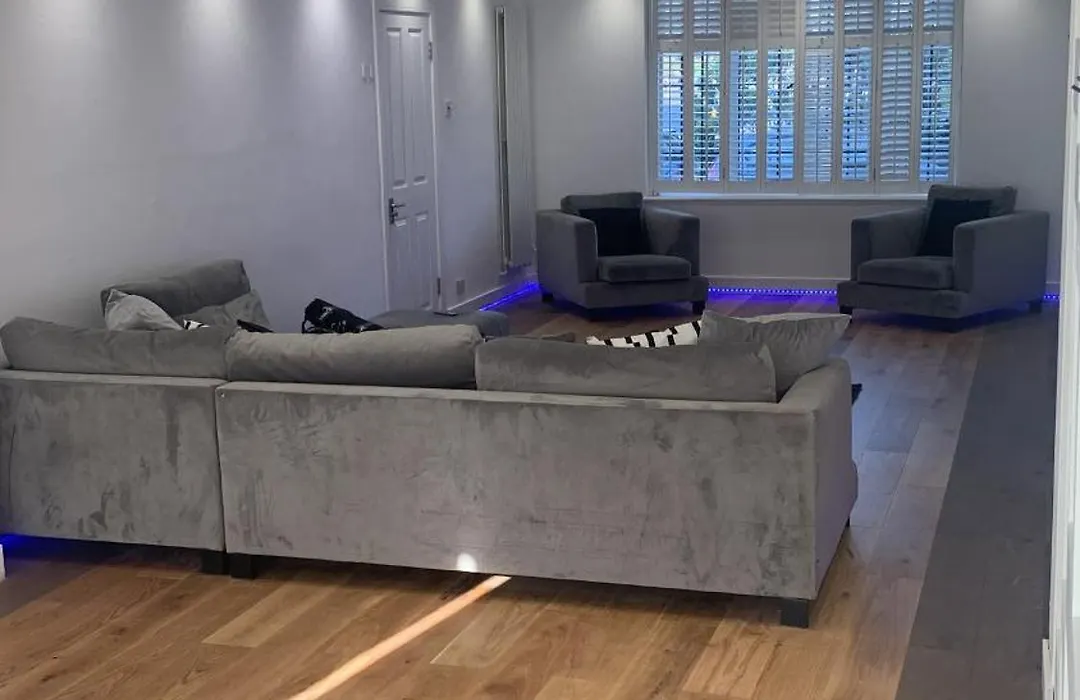 Wandsworth, South London Deluxe King Room 1-1