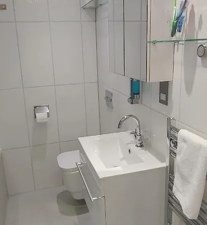Comfortable Room With Ensuite-2