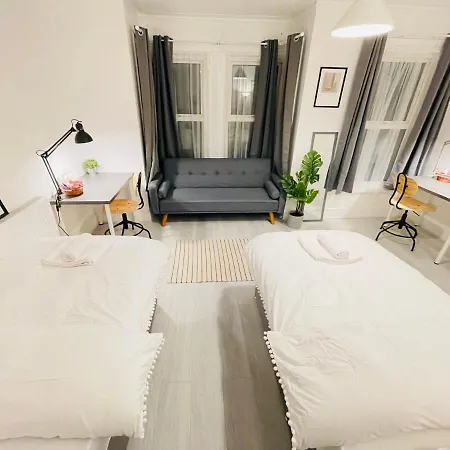Leytonstone House - Sleepylodge-3