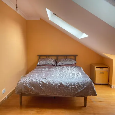 Private Room- Direct Travel Central/ Heathrow-3