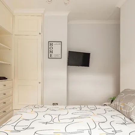 Luxury Specious En-Suite Room In Central London-3
