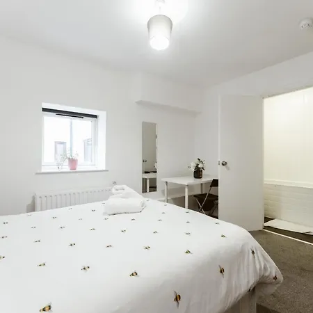 Whitechapel En-Suite Beds To Stay-3