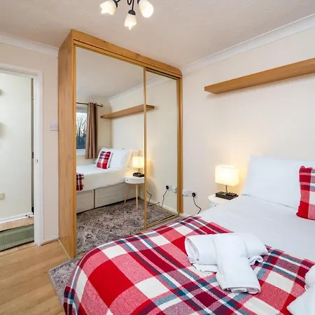 Stunning 1 Bed Apt With Views Of The Shard & London Eye-2