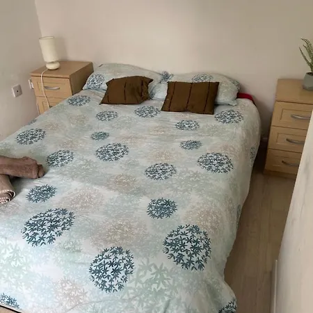 Double Room With Shared Bathroom And Kitchen Rm2-3