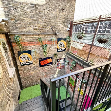 Pink Door Guesthouse-3