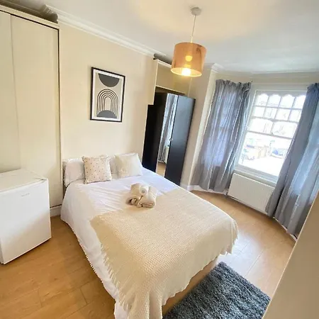 Seven Sister'S Rooms-3