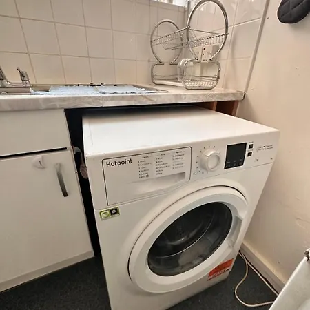 2 Amazing Double Rooms In Whitechapel-3