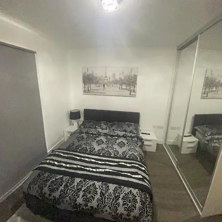 Affordable Flat Luxury Dunstone Court-3