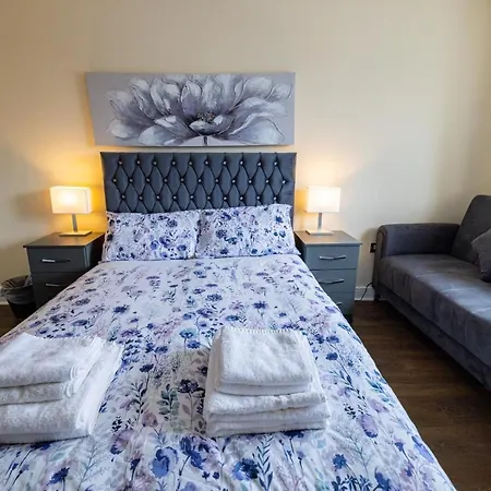 Nice Room Close To City231-3