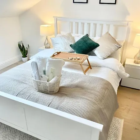 Luxury En-Suite Double Bedroom Stratford E15-2