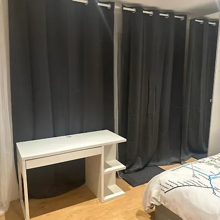 Self-Contained En-Suite Room Very Close To Wembley Stadium-3