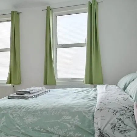 Cosy Rooms Near Canary Wharf & The O2-3