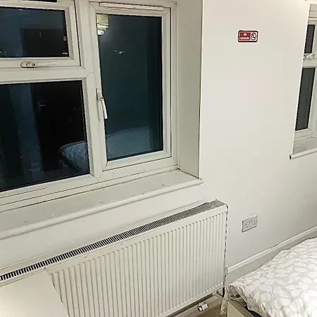 Double Bed Room Perfect For Couple With All Indeed Room 05-2