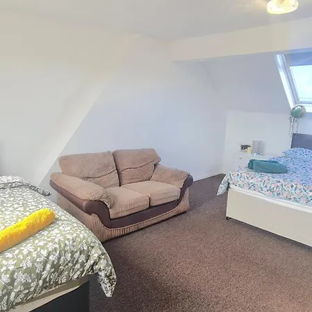 Move Inn Estates - Multiple Rooms-3