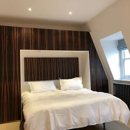 Kennington B & B-2