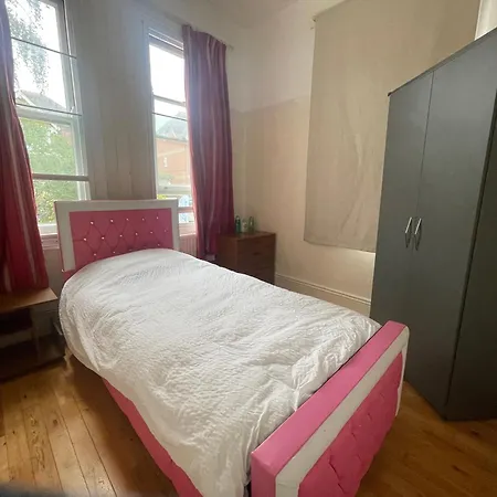 Room With Shared Bathroom And Kitchen-3