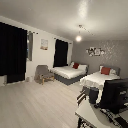 London E2 Rooms-3