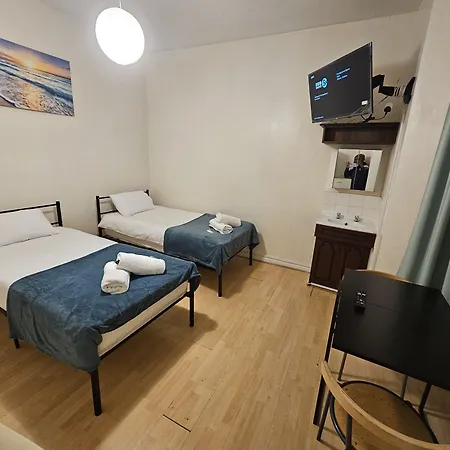 Bruce Rooms-2