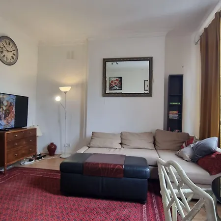 Extra Large One Bedroom Flat With Parking-3
