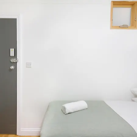 Eurostar Budget Rooms-2