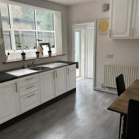 Balham, South London Spacious Guest House F2, 6 Rooms Available-2