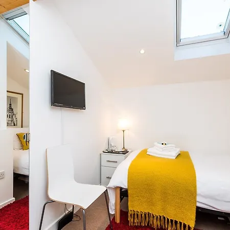 Surrey Quays House-2